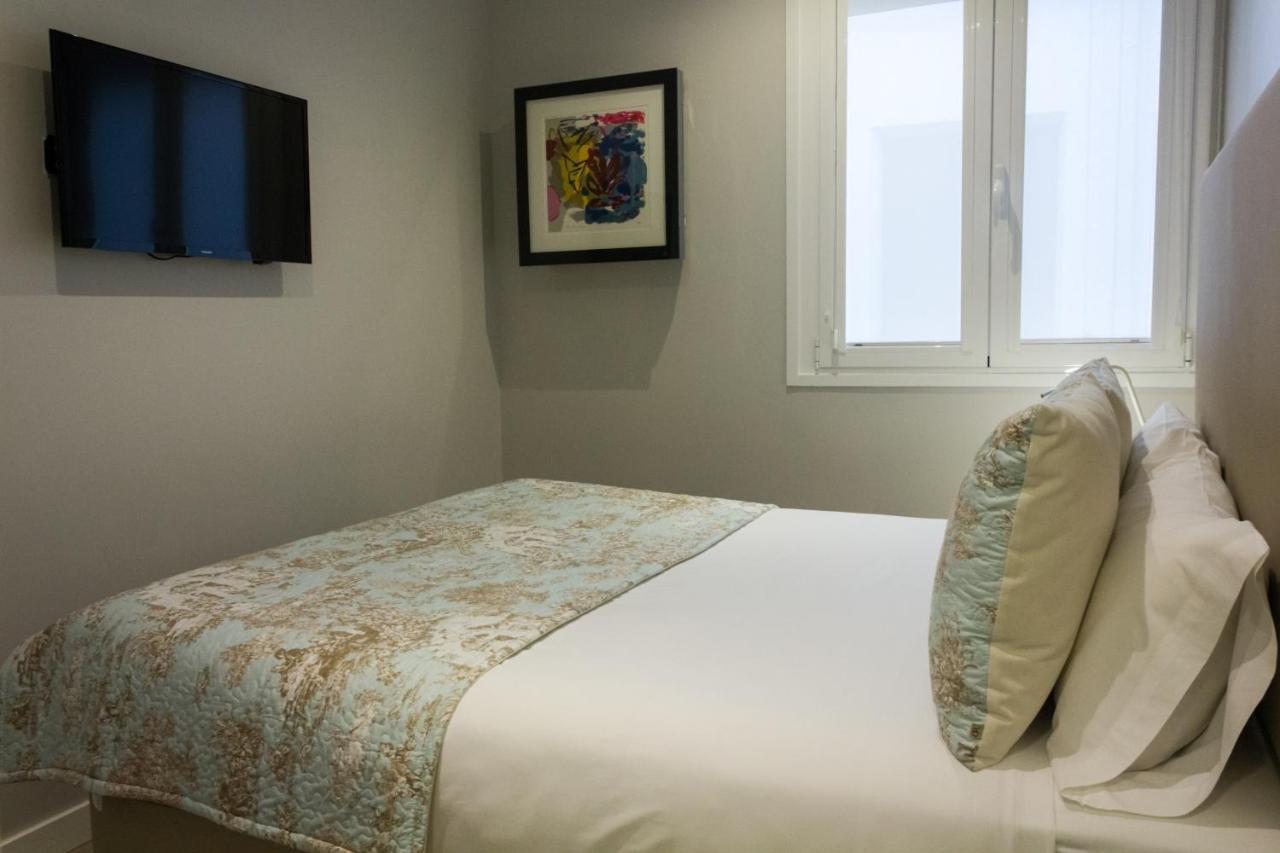 Arenal Suites Preciados Madrid Ruang foto